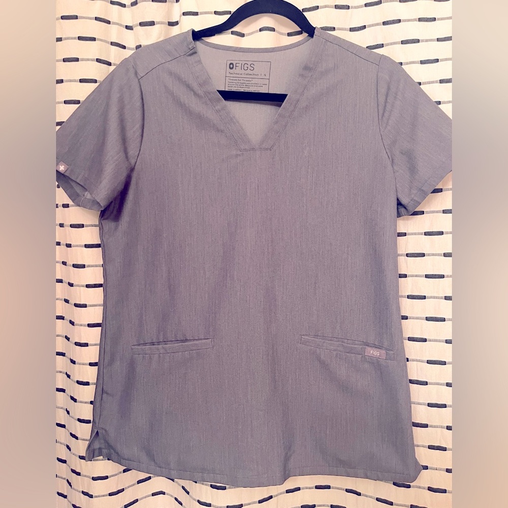 Figs graphite Casma 3 pocket small scrub top